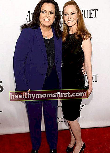 Rosie O'Donnell dan Michelle Rounds pada Anugerah Tony Tahunan ke-68 pada bulan Jun 2014