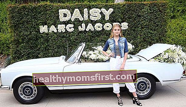 Lizzy Greene di pesta luar ruangan peluncuran wewangian Daisy oleh Marc Jacobs yang dipandu oleh model Kaia Gerber di California pada Mei 2017