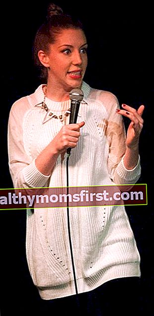 Komedian dan aktris Kanada Katherine Ryan seperti yang terlihat pada 2013