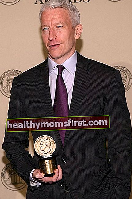 Anderson Cooper pada acara Makan Siang Penghargaan Peabody Tahunan ke-71 pada Mei 2012