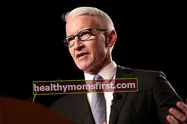 Anderson Cooper di Makan Siang Penghargaan Cronkite Tahunan ke-35 pada bulan Oktober 2018