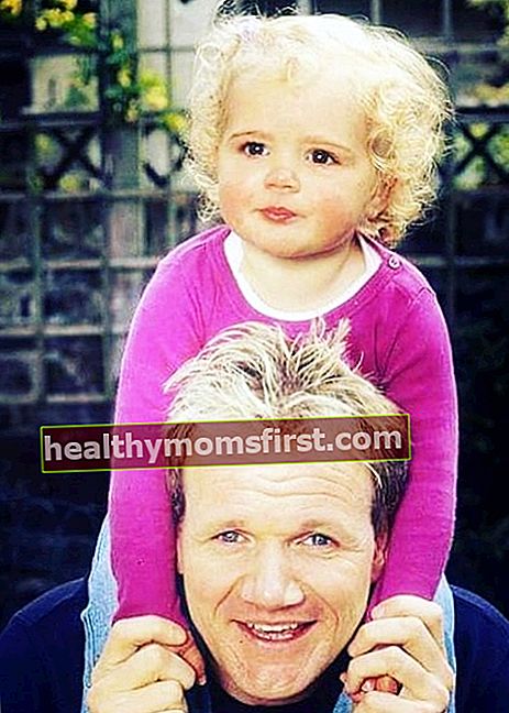 Matilda Ramsay seperti yang terlihat dalam gambar dari masa kecilnya sambil duduk di pundak ayahnya, Gordon Ramsay