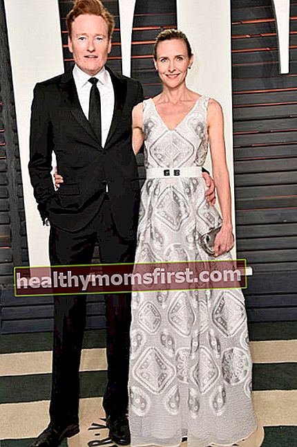 Conan O’Brien dan Ann 'Liza' Powel di Vanity Fair Oscar Party Diselenggarakan oleh Graydon Carter pada Februari 2016