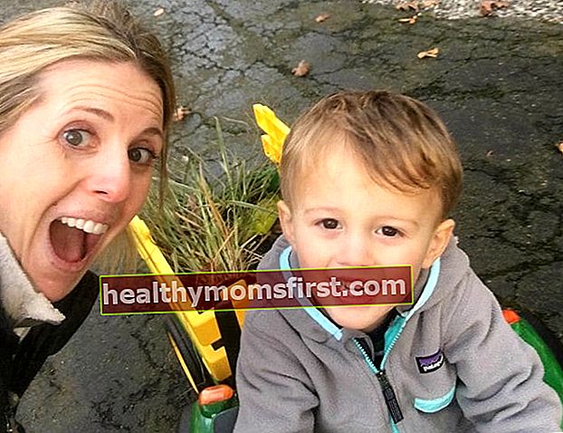 Jade McCarthy dalam selfie dengan putranya seperti yang terlihat pada November 2018