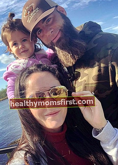 David Eason seperti yang terlihat dalam selfie yang diambil bersama istrinya Jenelle Evans dan putrinya pada Oktober 2018 di Wilmington, North Carolina