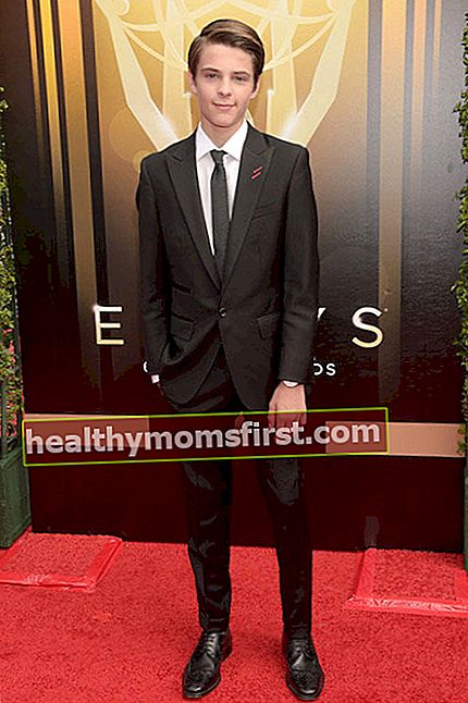 Corey Fogelmanis di 2015 Creative Arts Emmy Awards