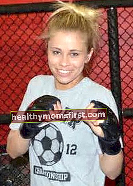 Paige VanZant sebelum pertarungan pertamanya di Reno, Nevada pada tahun 2012